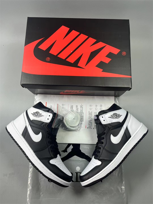 Women's Running Weapon Air Jordan 1 Black/White Shoes 0455